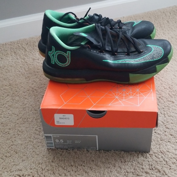 Shoes - Picture 3 of 3